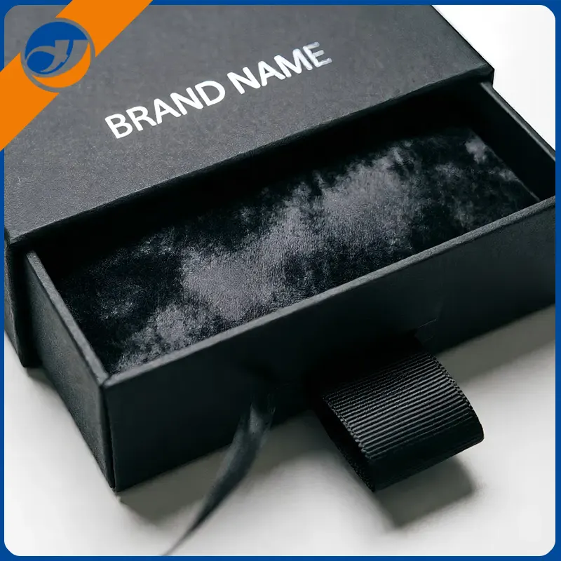 Сәнді галстук қорапшасы